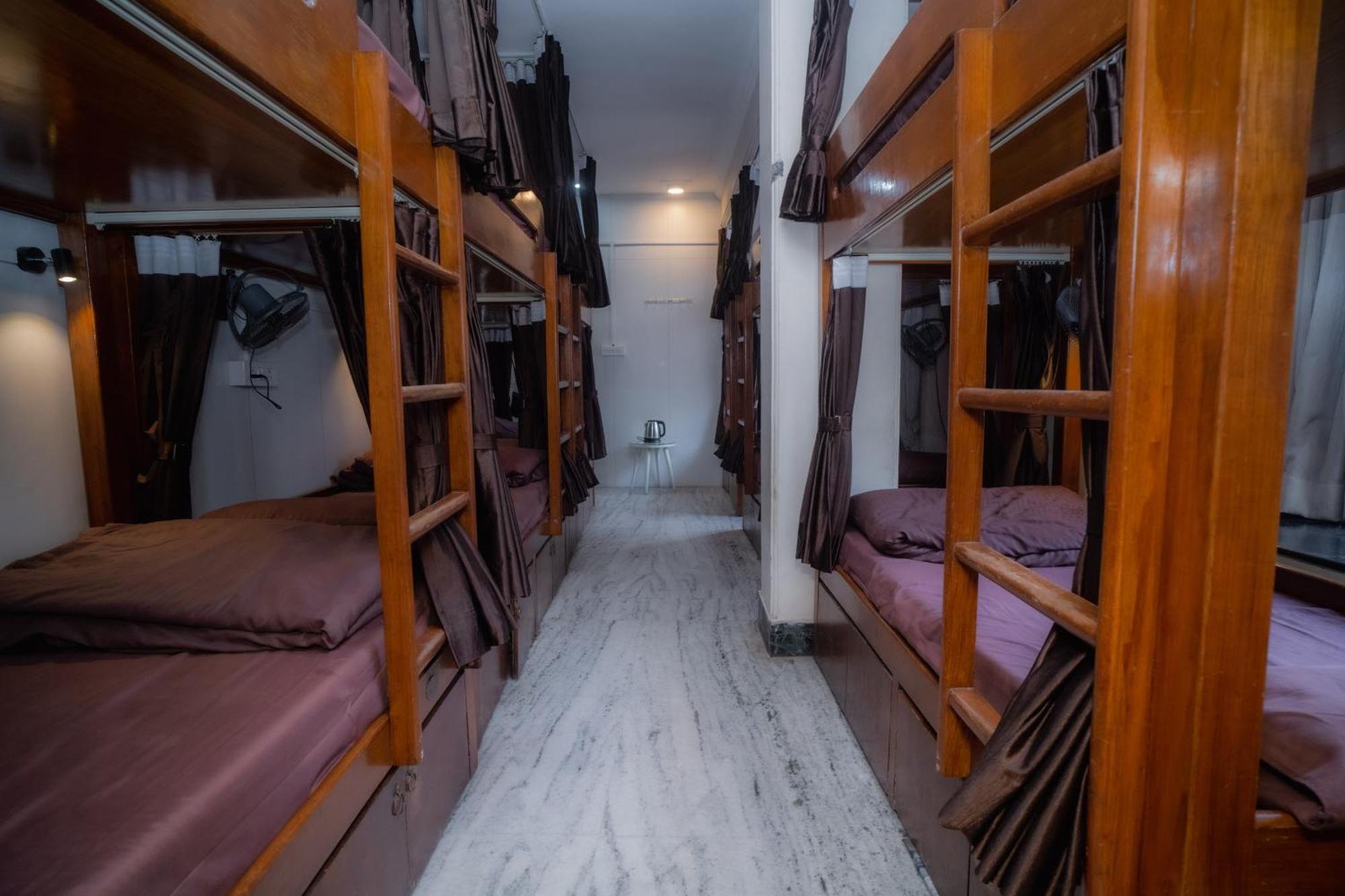 Pearl Courtyard Dormitory Varanasi Dış mekan fotoğraf