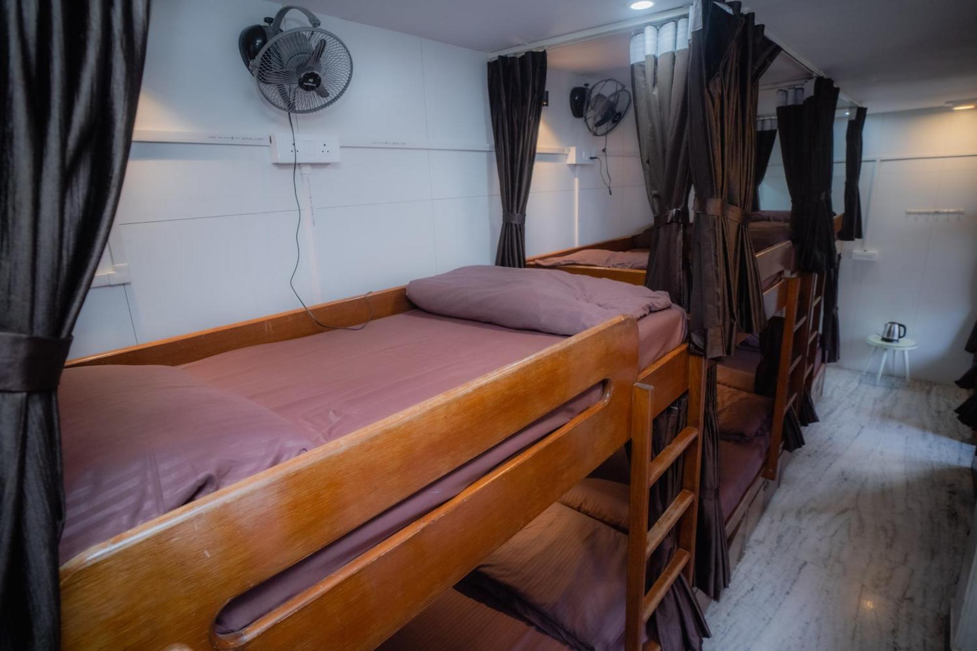 Pearl Courtyard Dormitory Varanasi Dış mekan fotoğraf