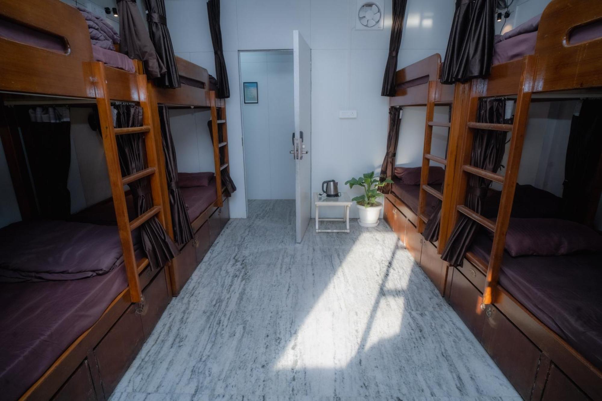 Pearl Courtyard Dormitory Varanasi Dış mekan fotoğraf