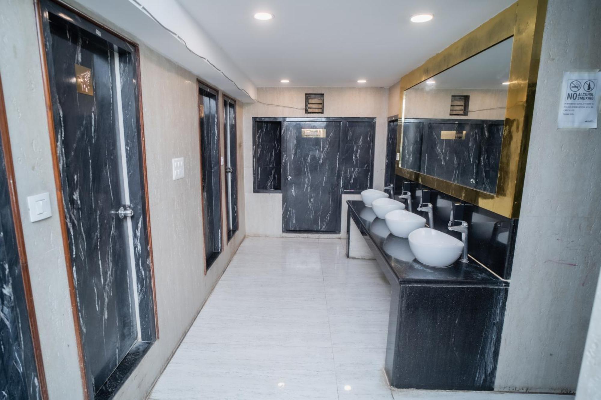 Pearl Courtyard Dormitory Varanasi Dış mekan fotoğraf